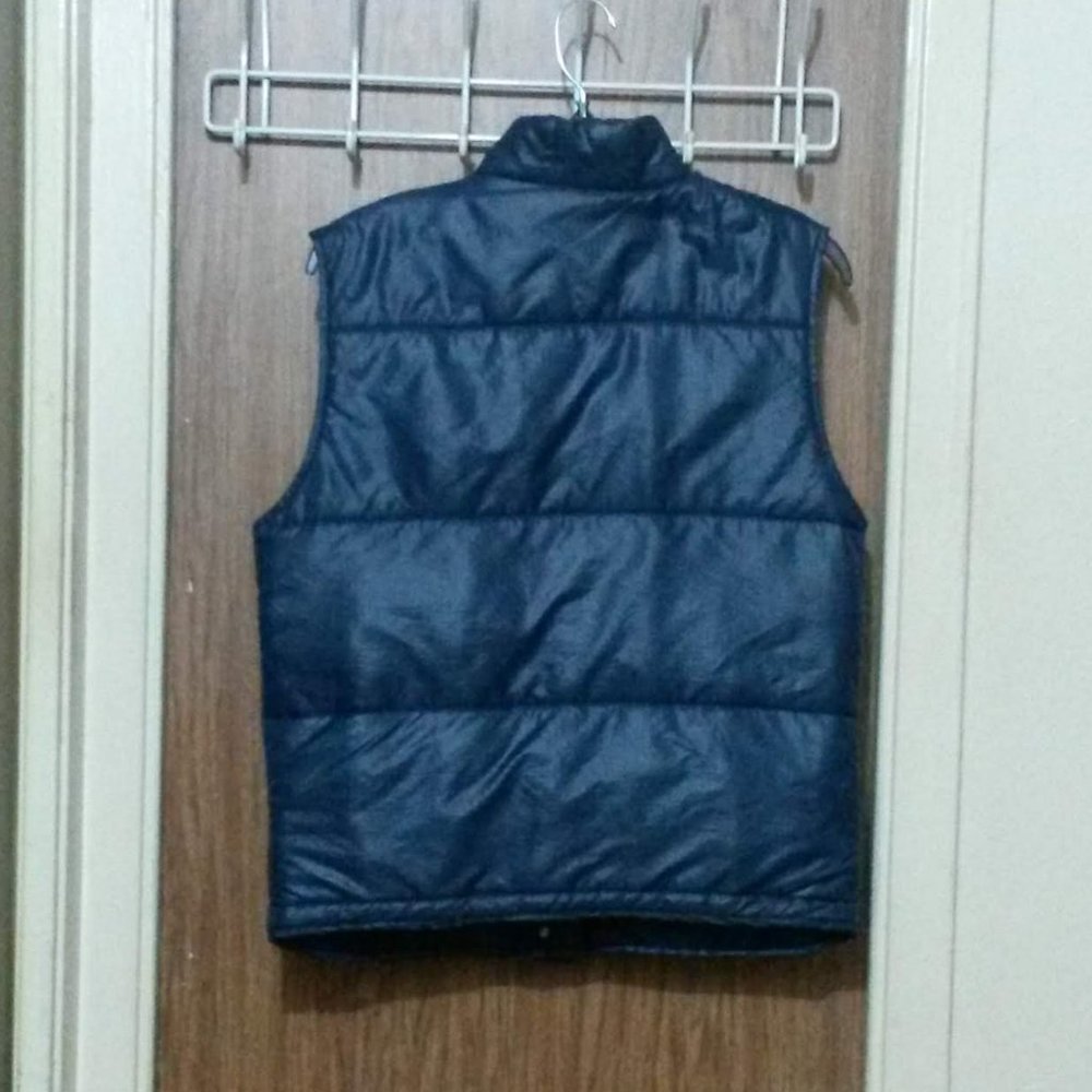 Puffed Vest With Snaps - Picture 6 of 16